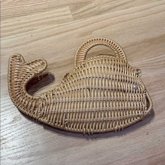 Tommy Bahama Handbags - NWT Tommy Bahama Natural Wicker Whale crossbody/ Handbag